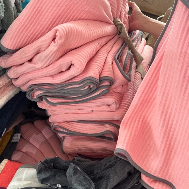 《辉岳》约160x200藏粉色宝宝毛毯 发一个