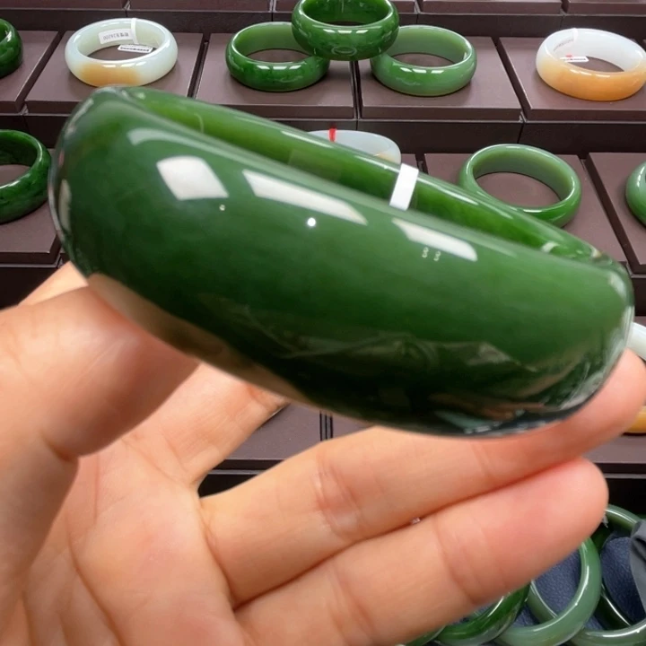 和田玉未镶嵌手镯