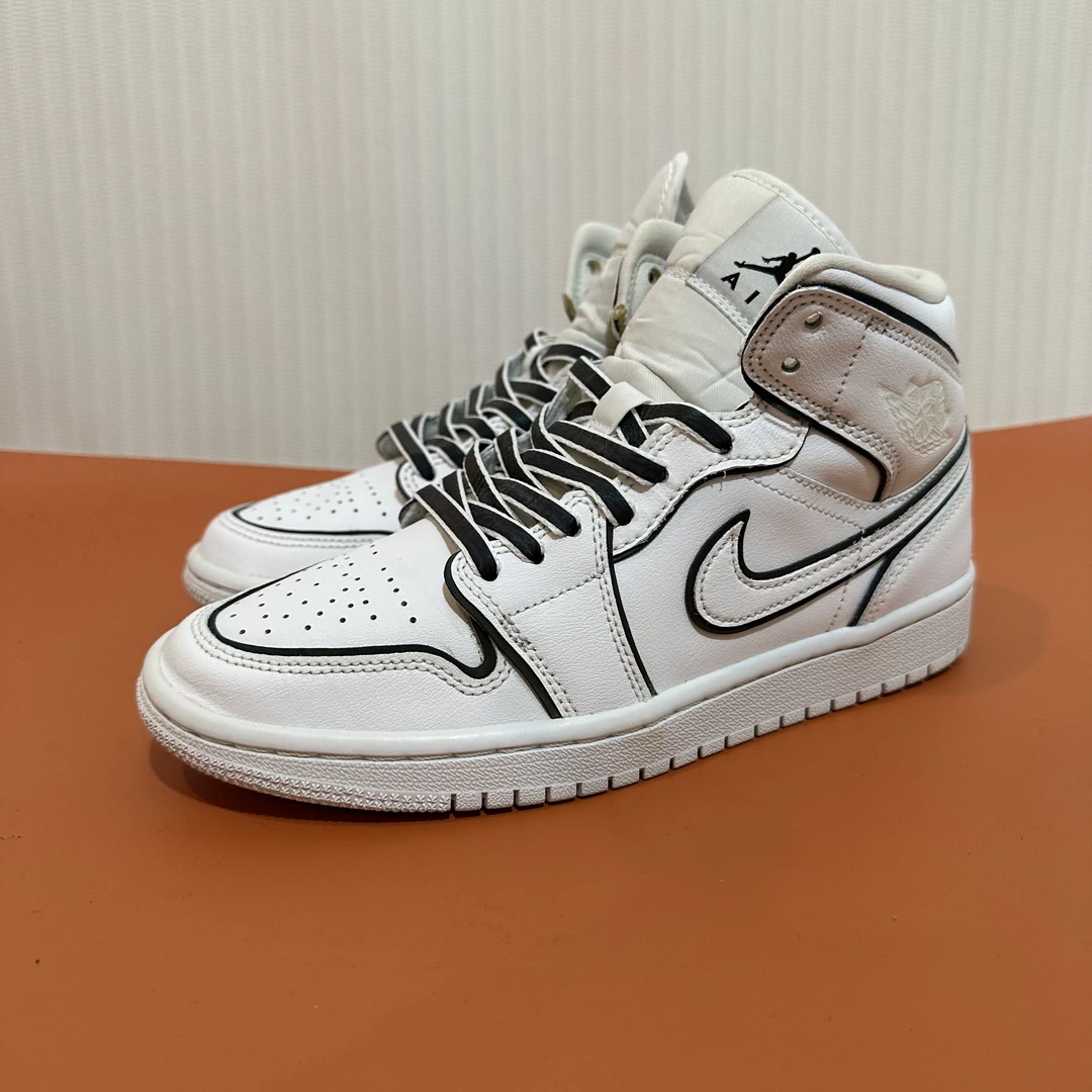 38码 aj1二次元 二手有原盒 99新 上脚个位数