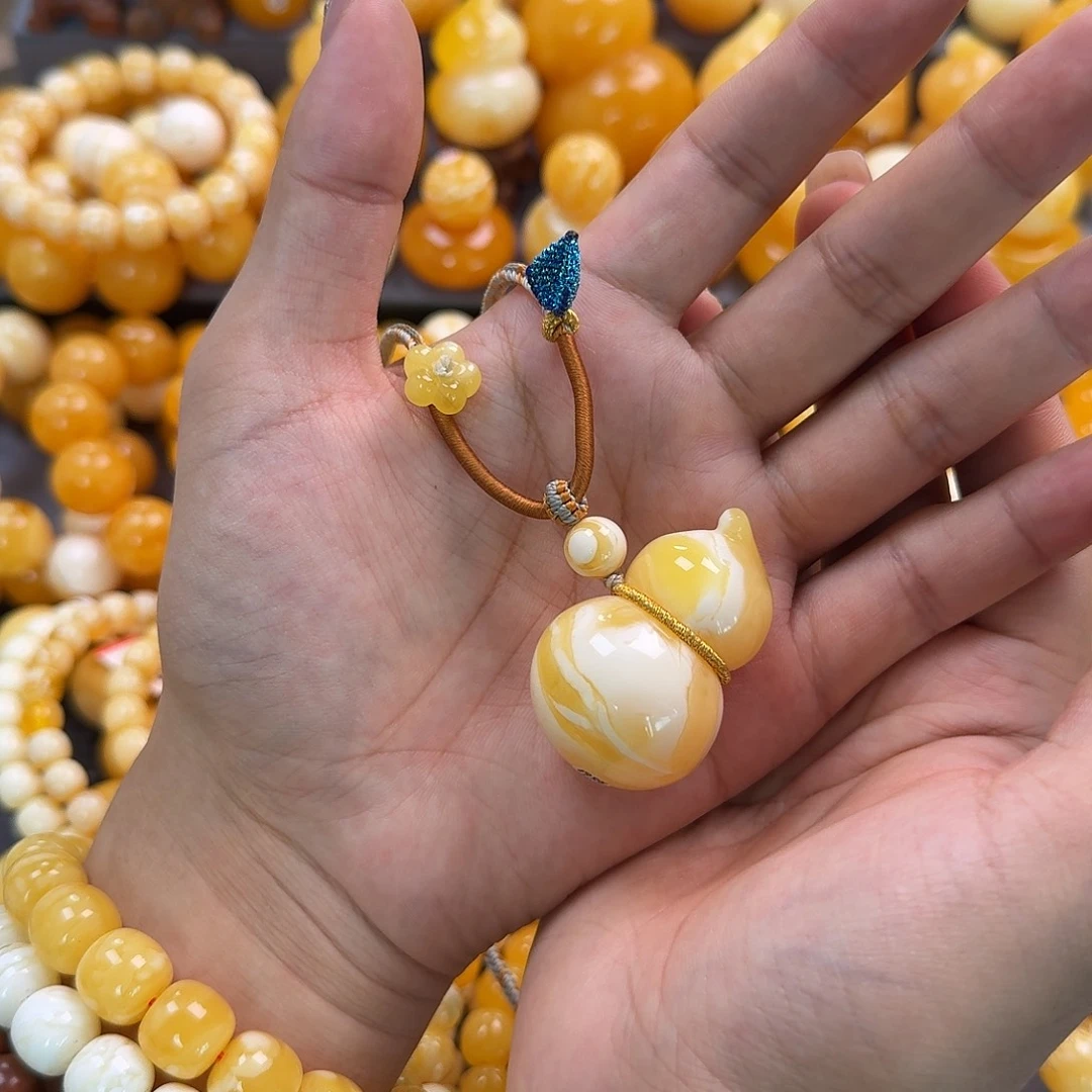 蜜蜡未镶嵌珠宝奇石