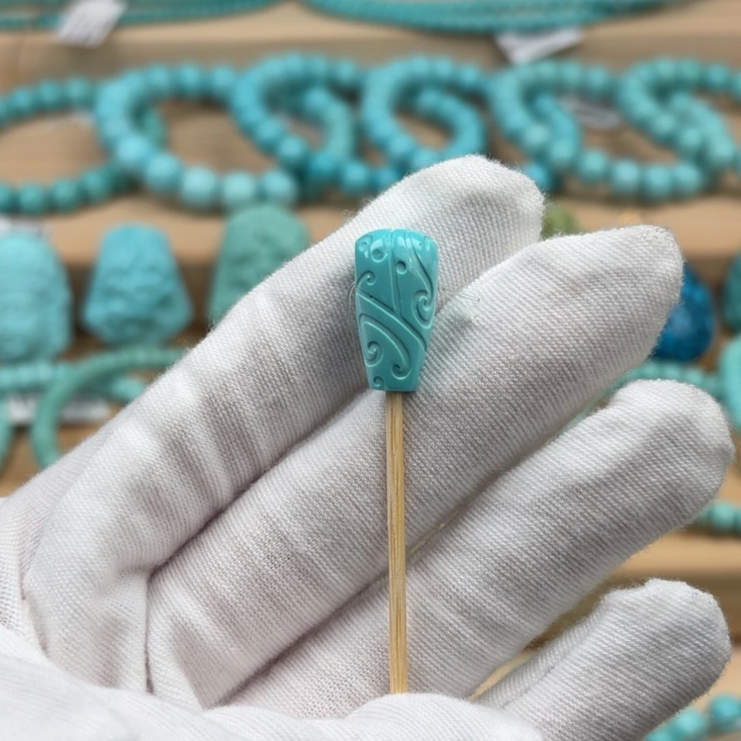 绿松石未镶嵌珠宝奇石