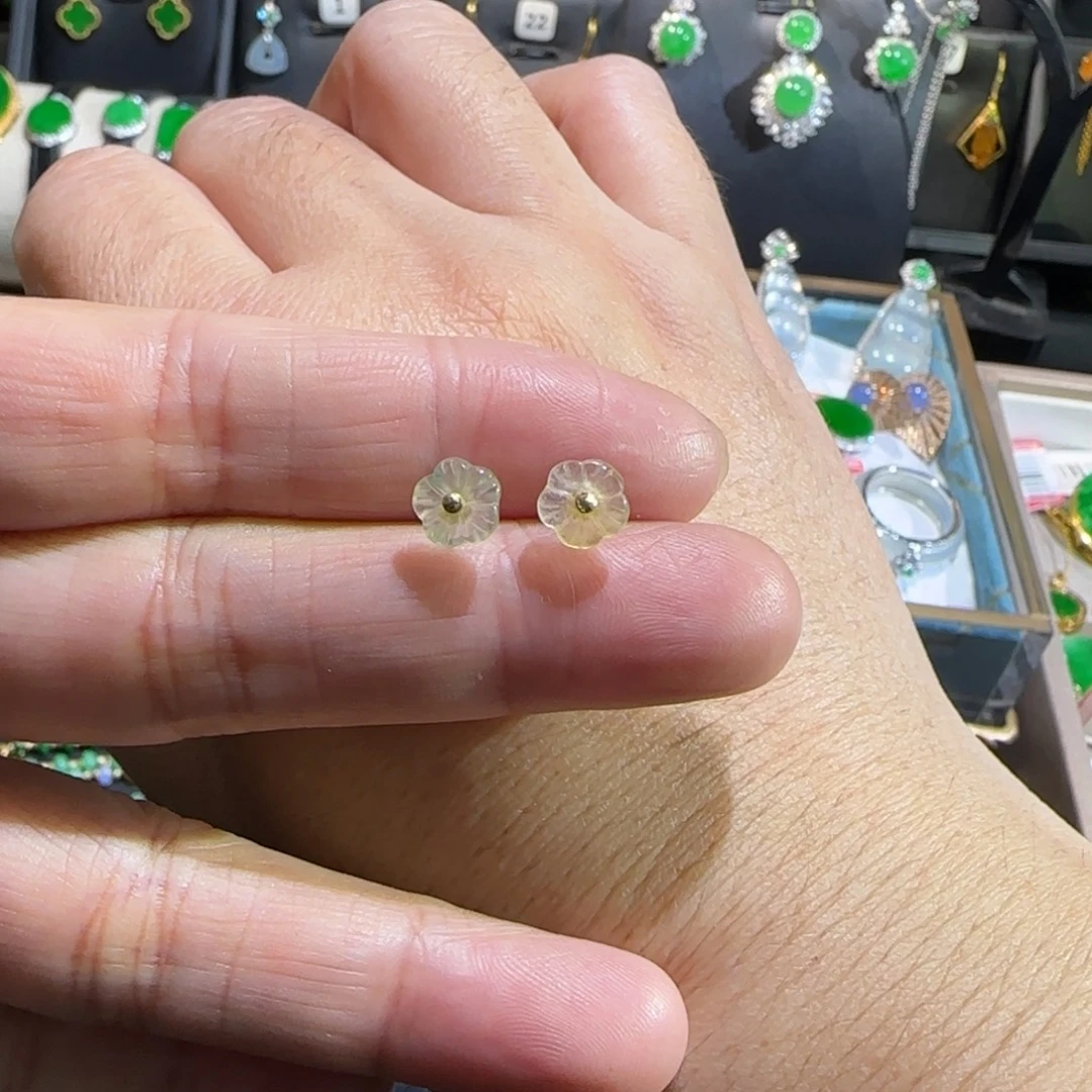 翡翠18K金镶嵌颈饰耳钉