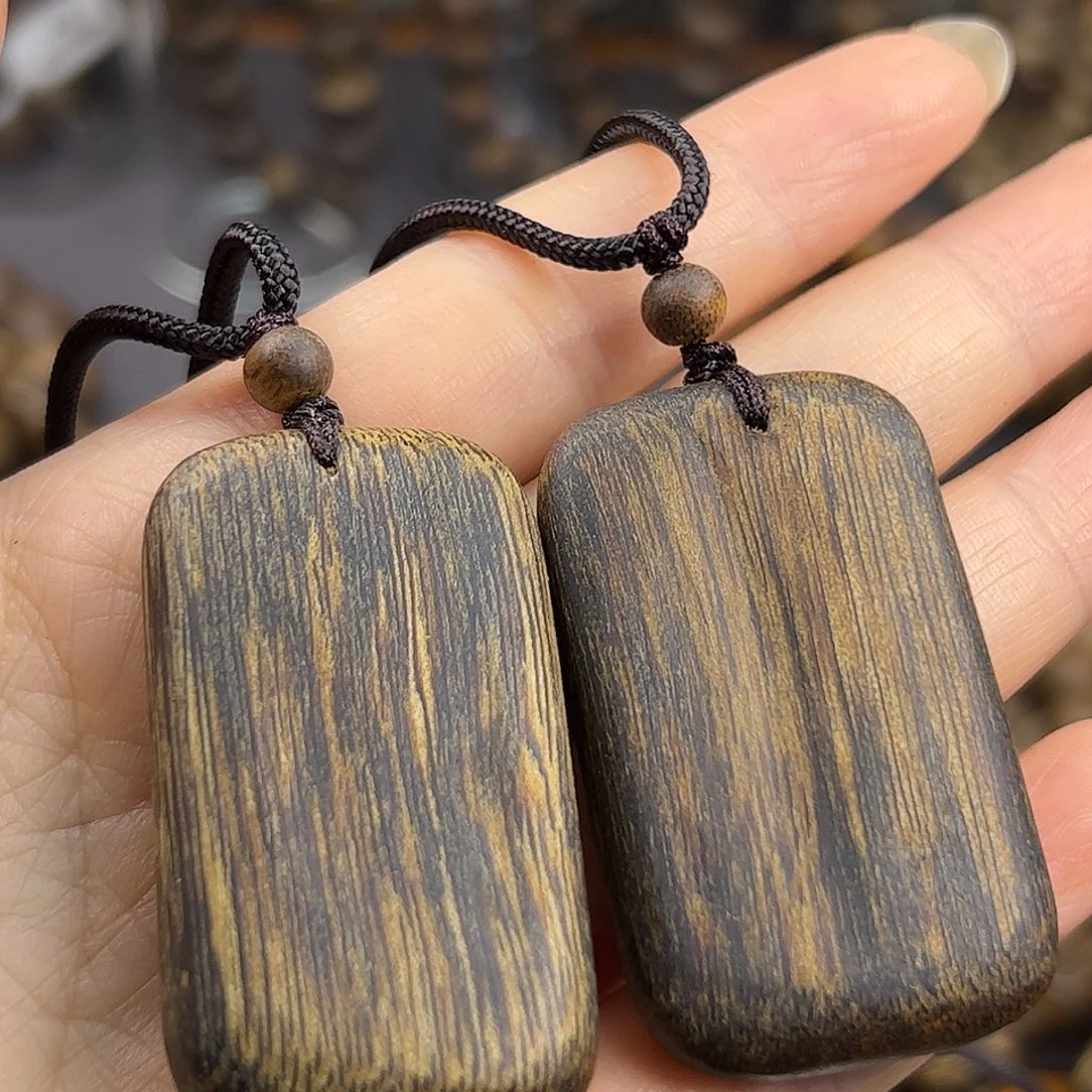 龚***华手串沉香海南莺歌绿奇楠精品牌子2个