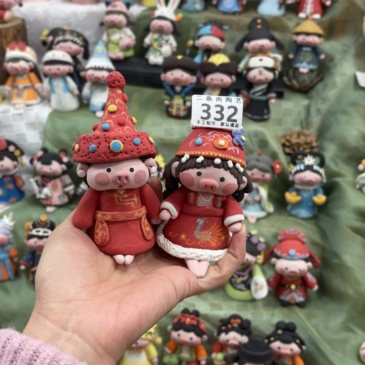 福***门陶摆件两条肉可爱猪猪