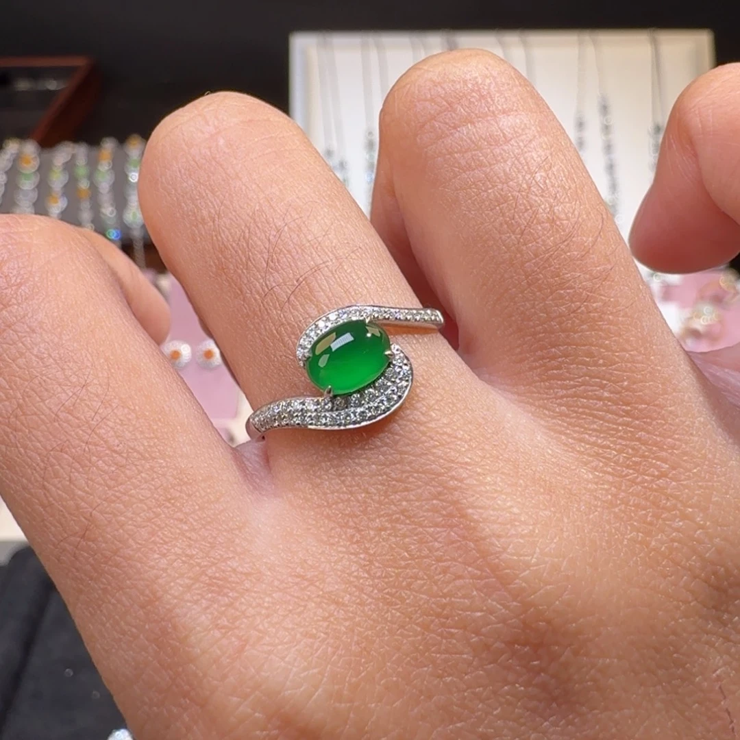 翡翠18K金镶嵌戒指纯天然缅甸翡翠A货戒指