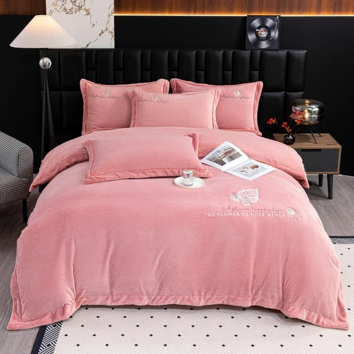 全消光牛奶绒四件套高克重10斤双面绒加厚绣花四件套牛奶绒四件套