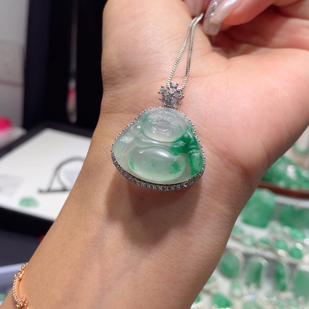 颈饰银S925镶嵌石英质玉（非洲翠）
