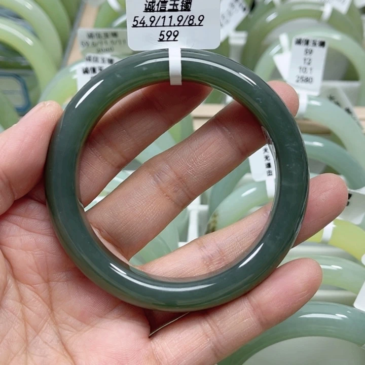未镶嵌手镯和田玉