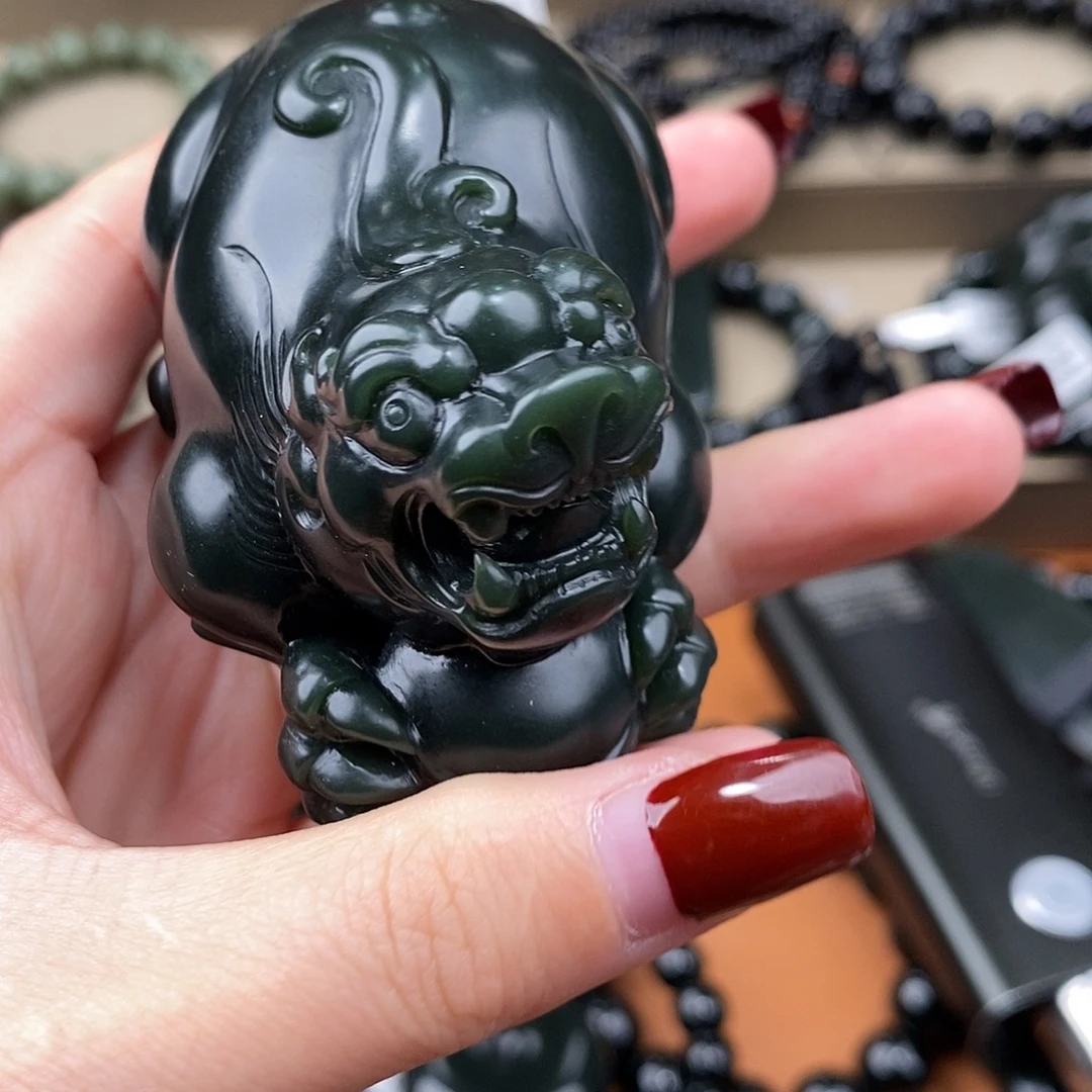 H***G和田玉未镶嵌手链