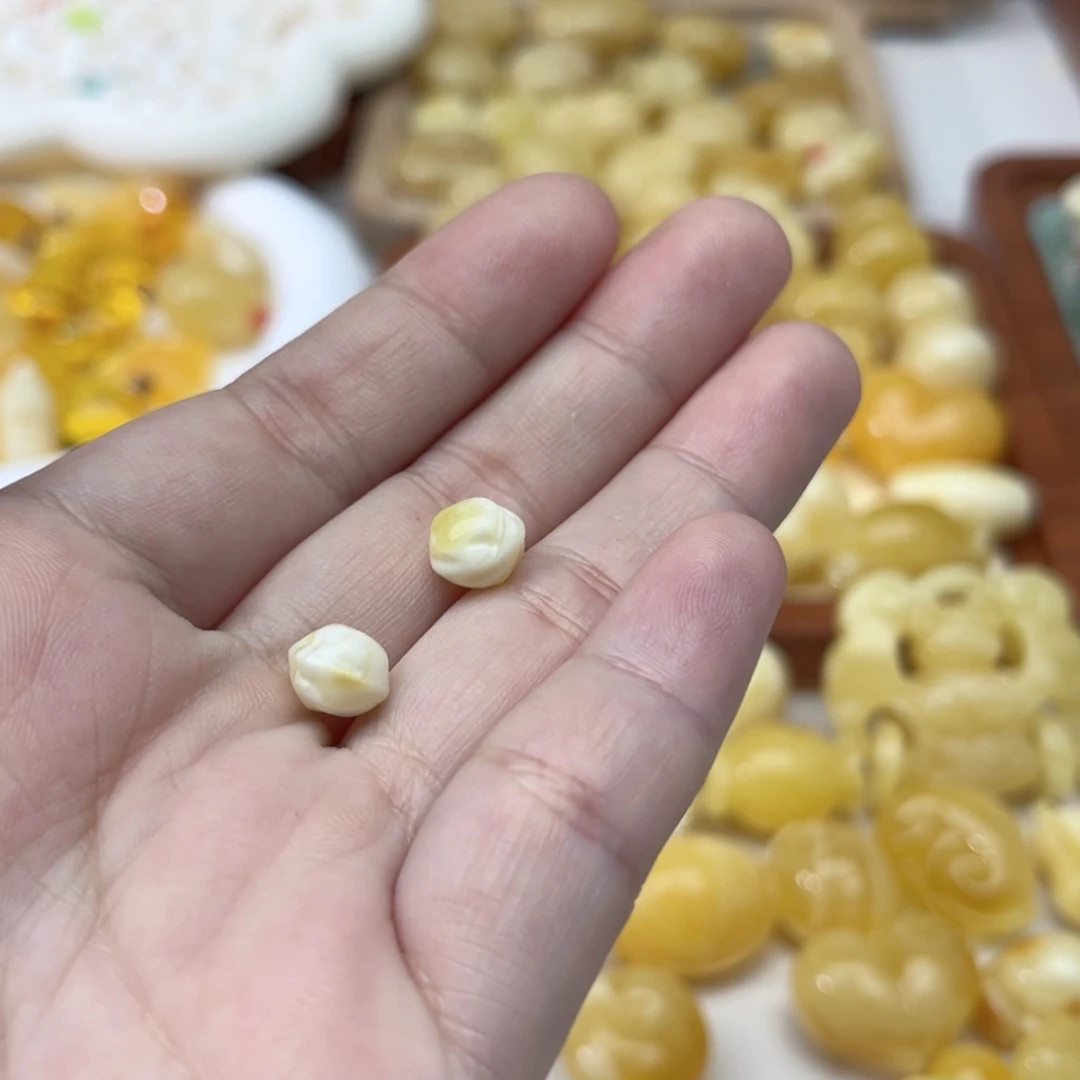 【闪购商品】未镶嵌蜜蜡裸石配饰