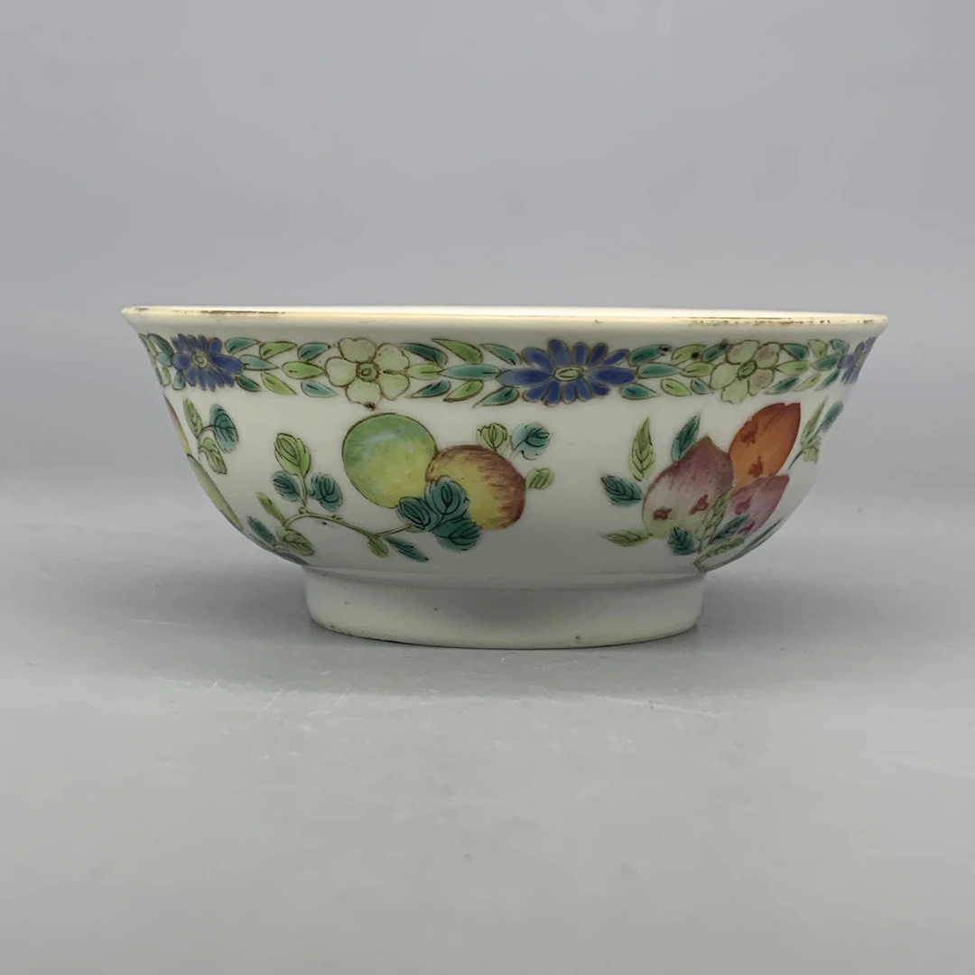 32511102*晚清粉彩三多纹碗/瓷器三/江苏省文物总店/MM