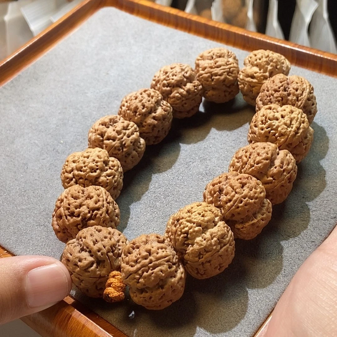 吊坠金刚菩提粱傲雪梅花25mm