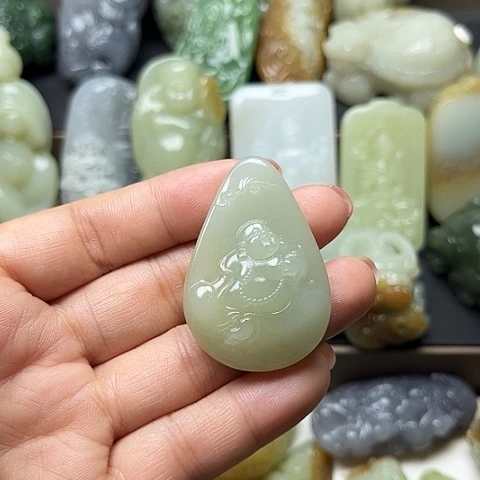 颈饰未镶嵌和田玉新