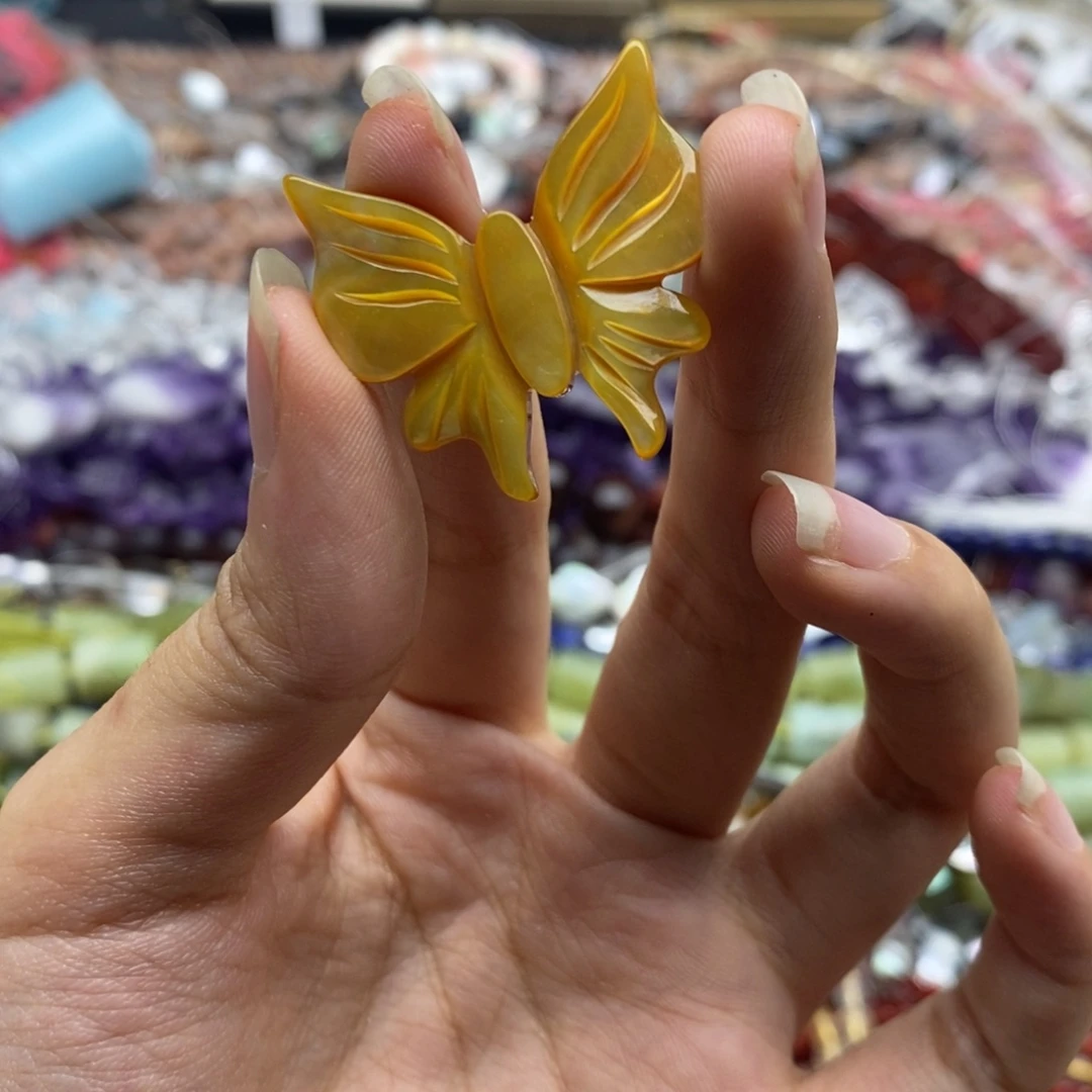 玛瑙/玉髓未镶嵌珠宝半成品一个纯天然黄碟贝蝴蝶30mm