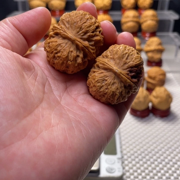 文玩核桃把件10玲珑绣球