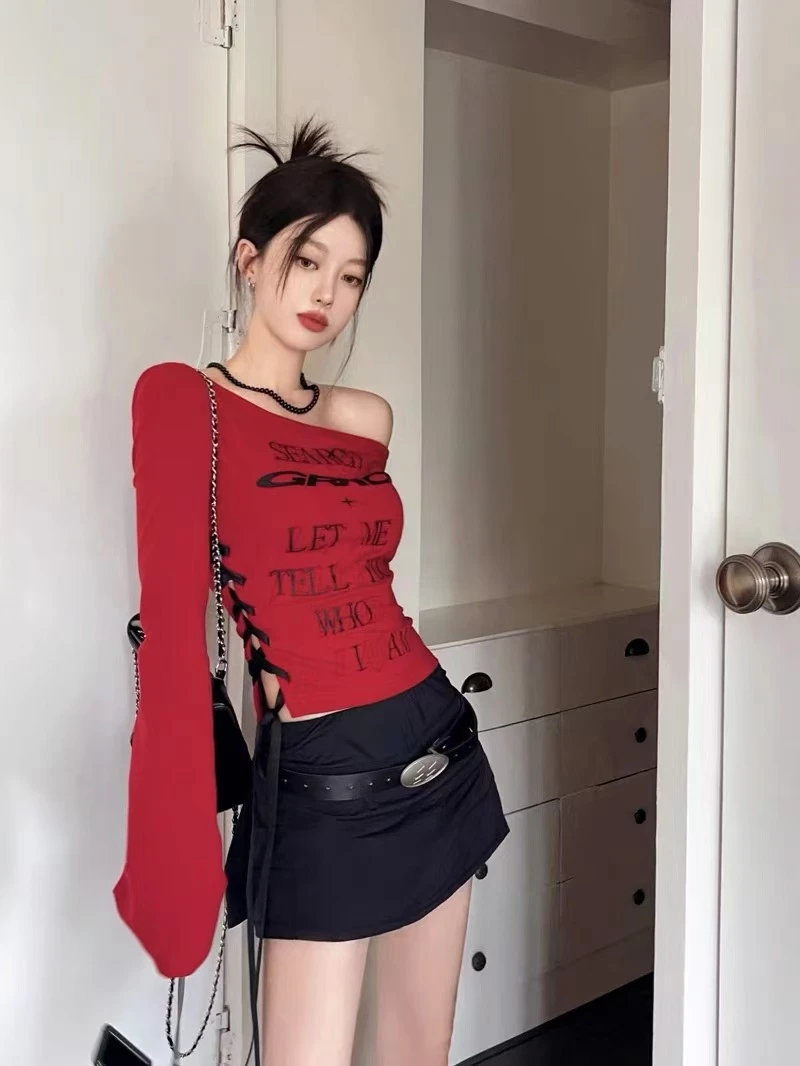 美式辣妹红色斜领长袖t恤女秋冬设计感小众修身一字肩短款y2k上衣
