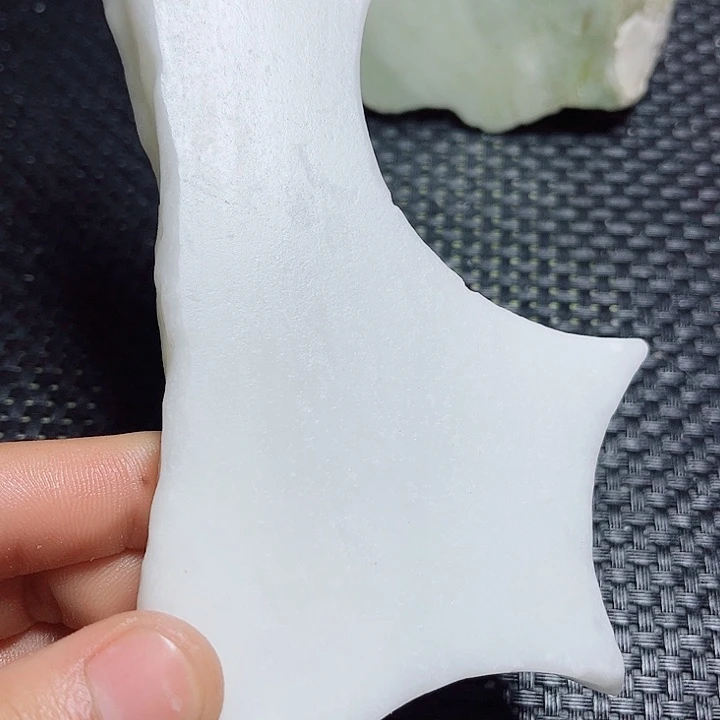 和田玉（糖玉）未镶嵌珠宝奇石