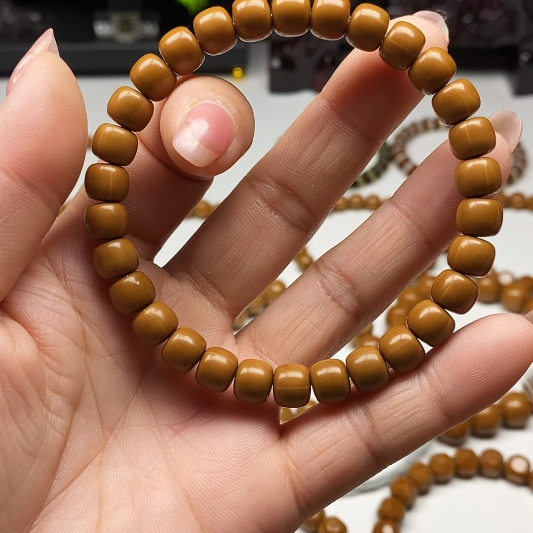 宇***,猴头核桃吊坠老邢8.2