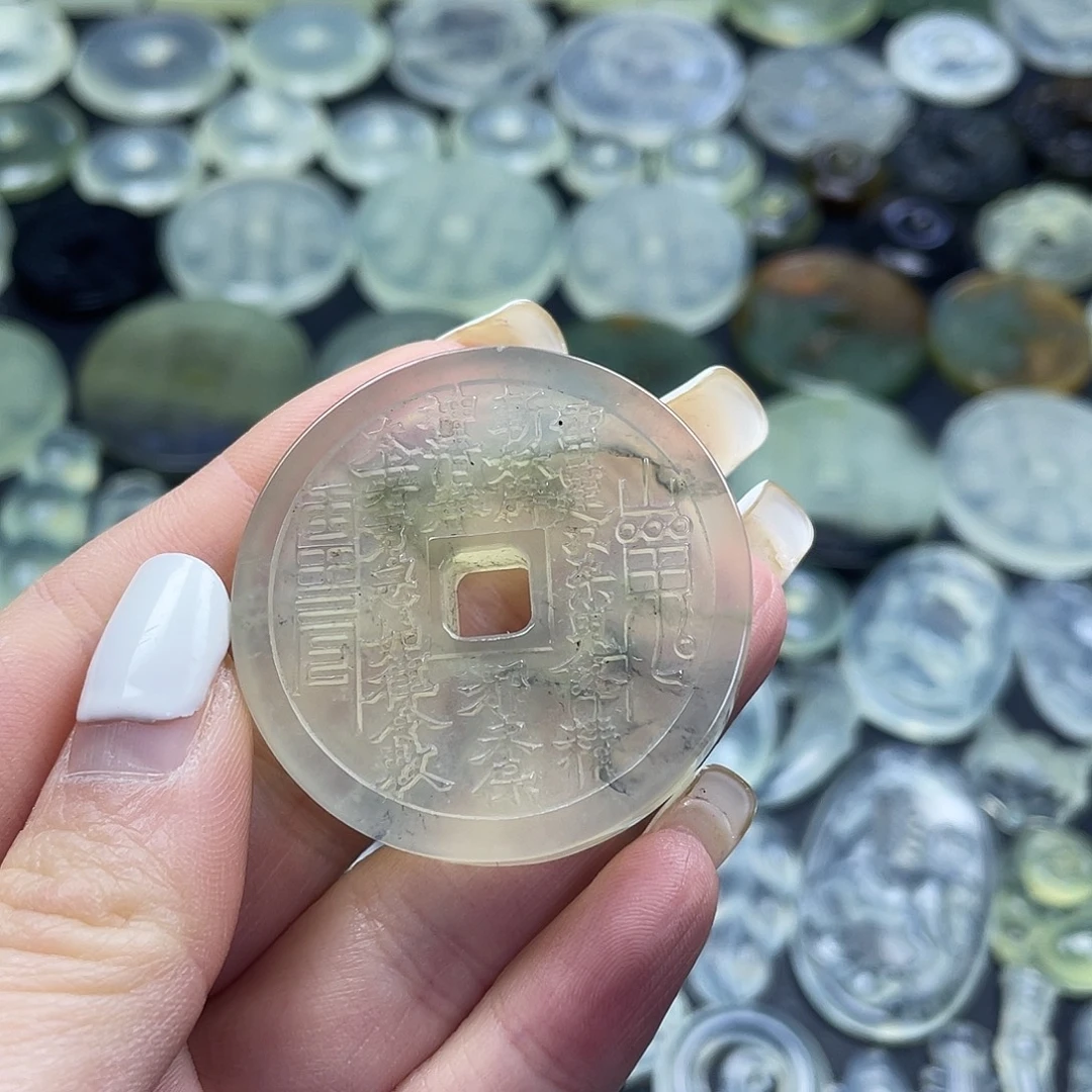 岫玉未镶嵌颈饰山鬼