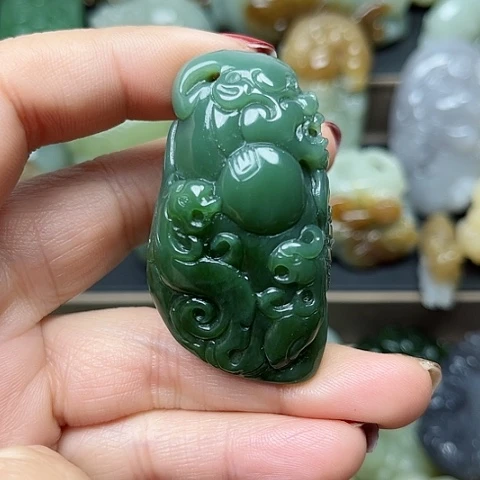 颈饰未镶嵌和田玉