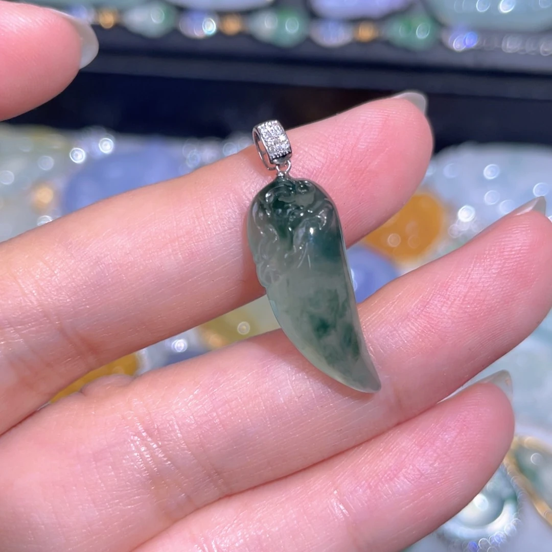 颈饰18K金镶嵌翡翠翡翠