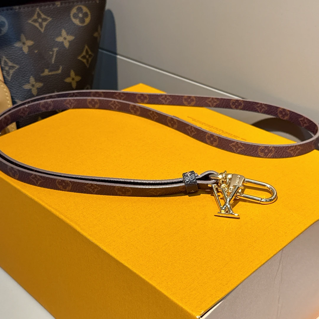 【L字母扁皮斜挎背带】手机挂绳星球吊坠水钻圈串手链手工串珠链女