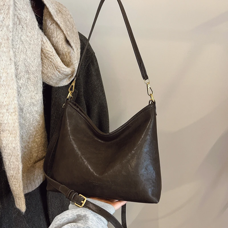 小众复古腋下包包女2025新款大容量单肩包通勤时尚百搭斜挎托特包