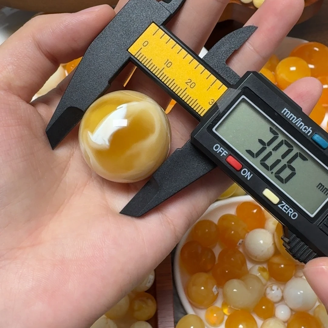 不***瓜琥珀未镶嵌裸石蜜蜡圆珠