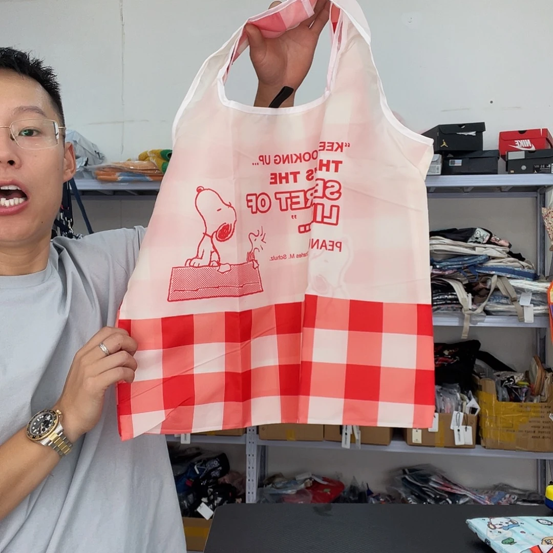 PU化妆包等产品和产品