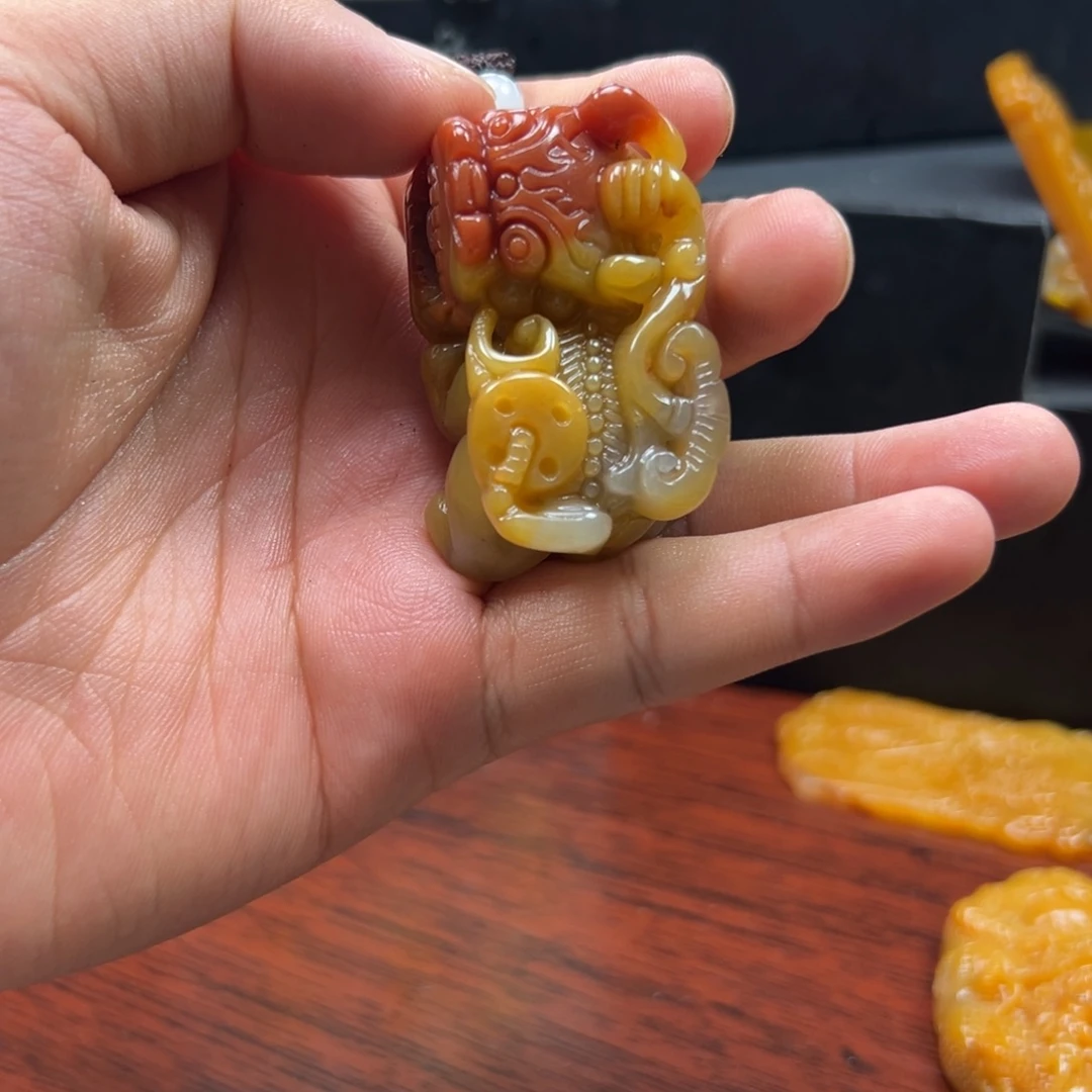 石英质玉（黄龙玉）未镶嵌多样性发货，发其一