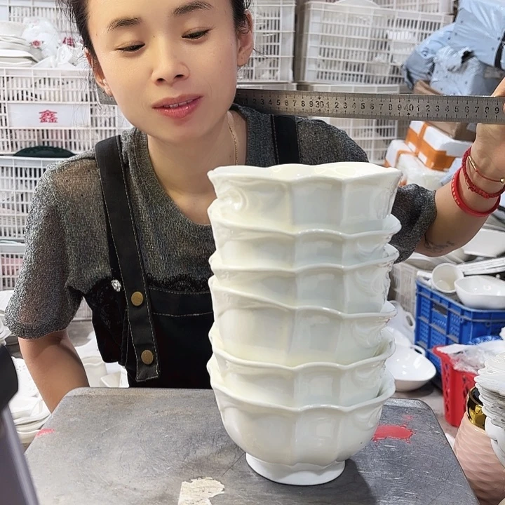 盘微瑕产品………四方米饭碗六个