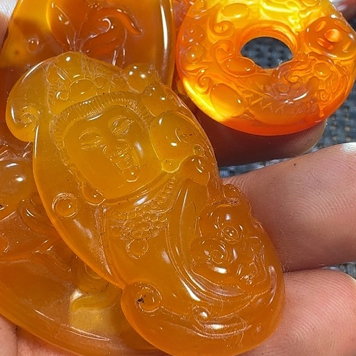 苏***馆未镶嵌颈饰水晶好