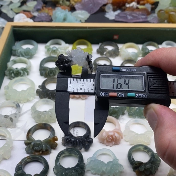 蛇纹石玉合金颈饰