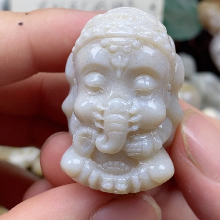 硅化珊瑚（珊瑚玉）未镶嵌颈饰