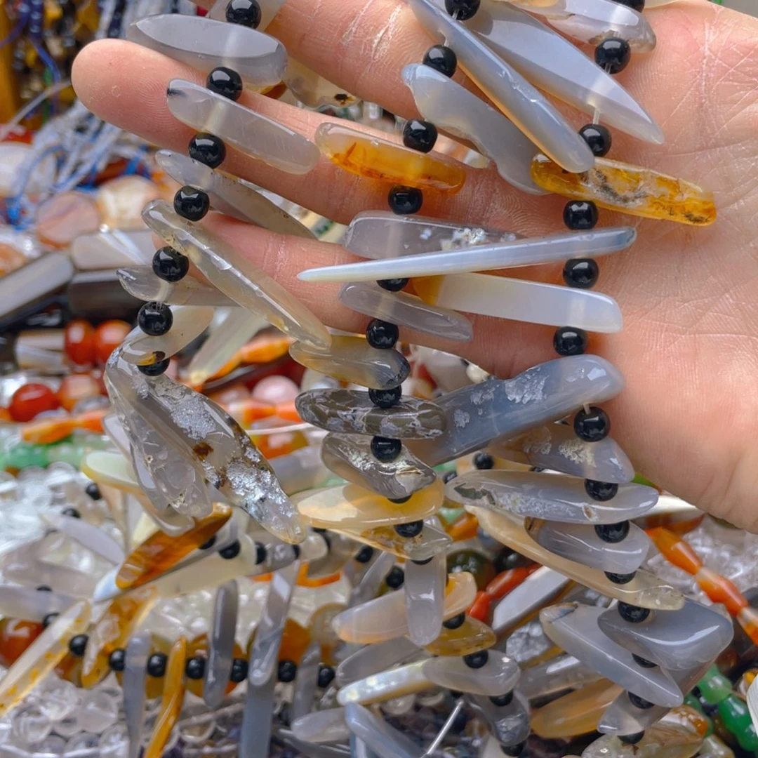 玛瑙/玉髓珠宝半成品未镶嵌烟灰玛瑙针眼1条