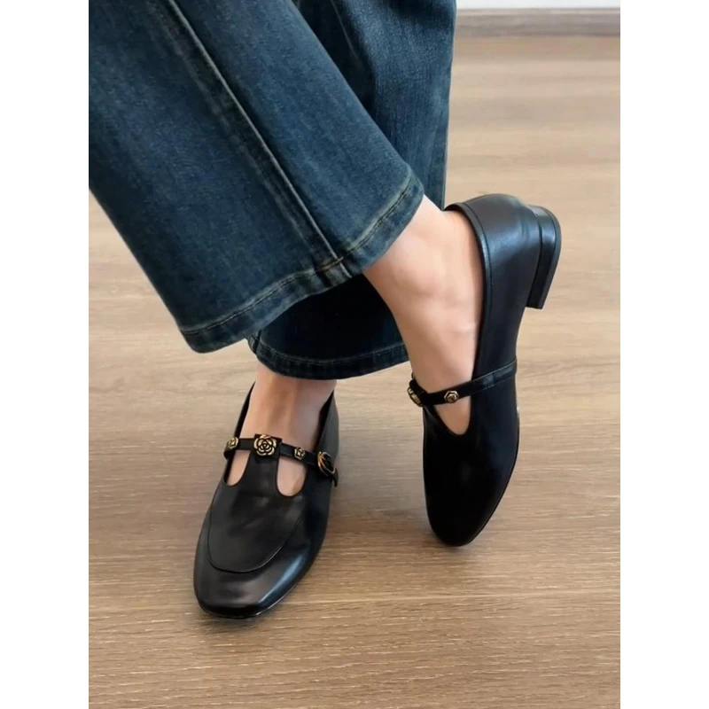 法式时尚玛丽珍小皮鞋2025夏季新款山茶花甜美百搭休闲单鞋女