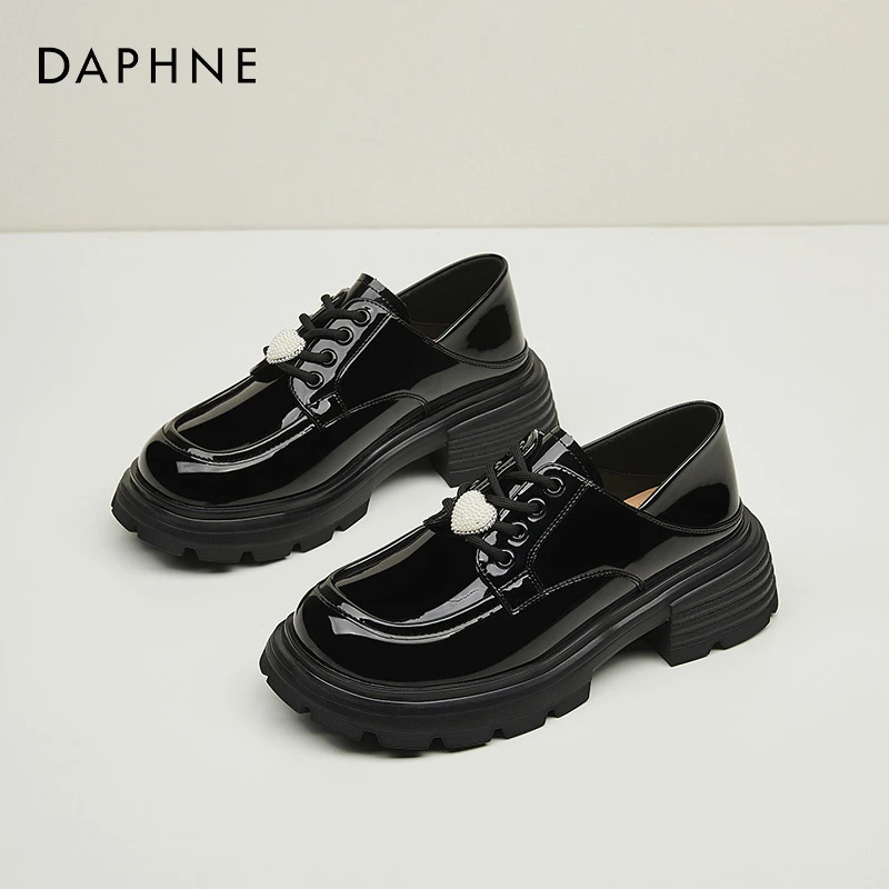 达芙妮乐福鞋女2025春季新款增高圆头粗跟漆皮百搭黑色时尚小皮鞋