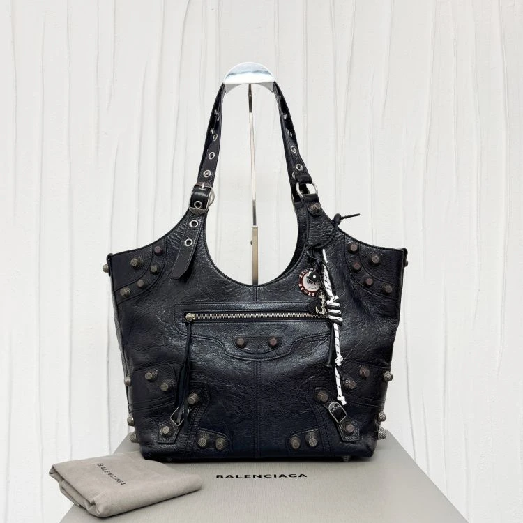 95新/巴黎世家/C6849671443/[251105SWB]