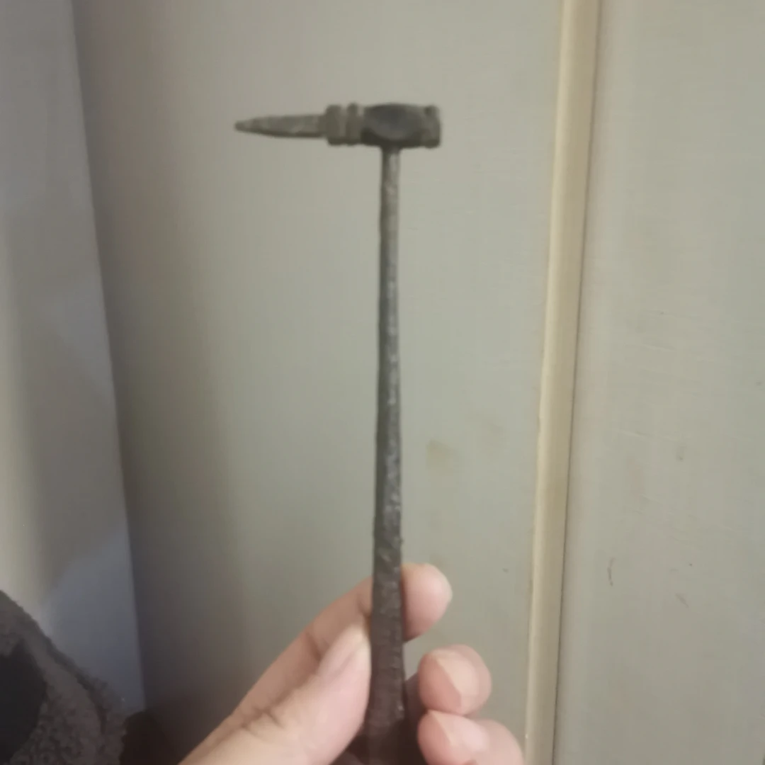 一件铁器，商品如图