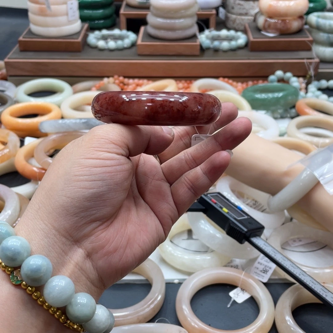 哇***哦石英质玉手镯未镶嵌