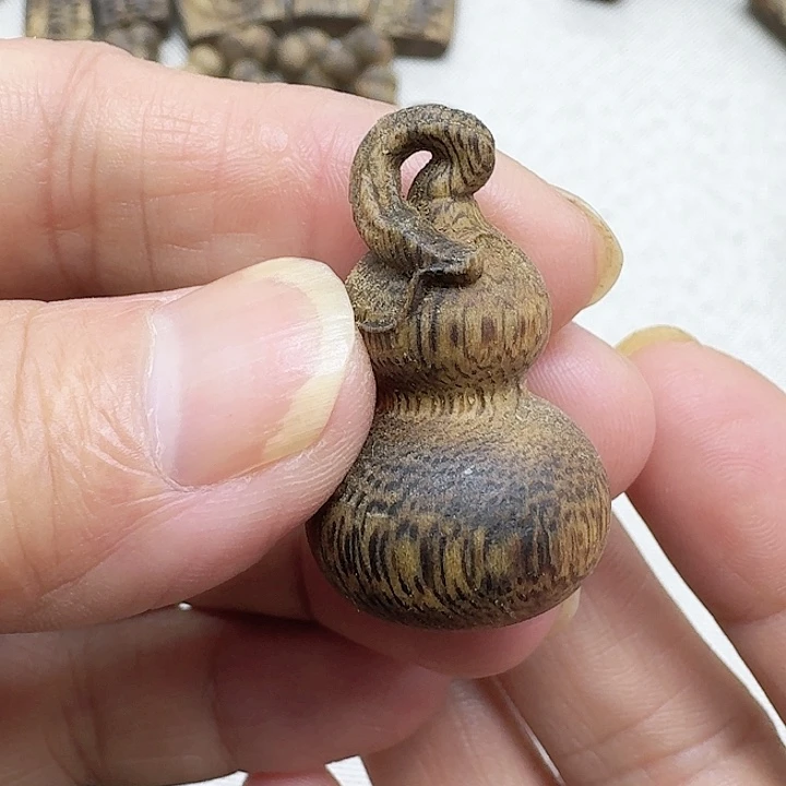 沉香沉香碎屑葫芦一个2.2克