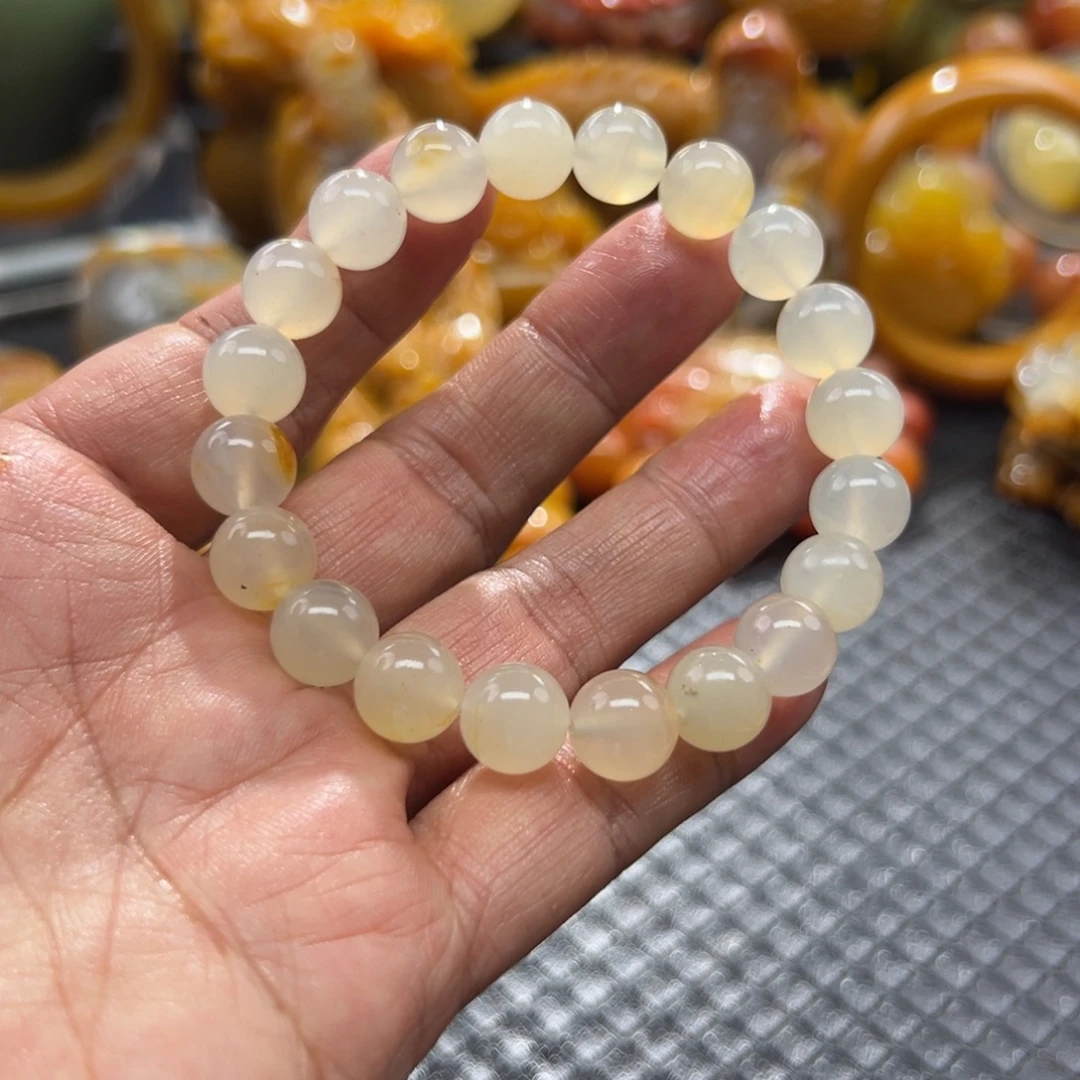 石英质玉未镶嵌颈饰