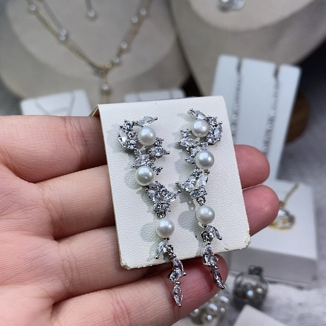 银S925镶嵌耳饰淡水珍珠