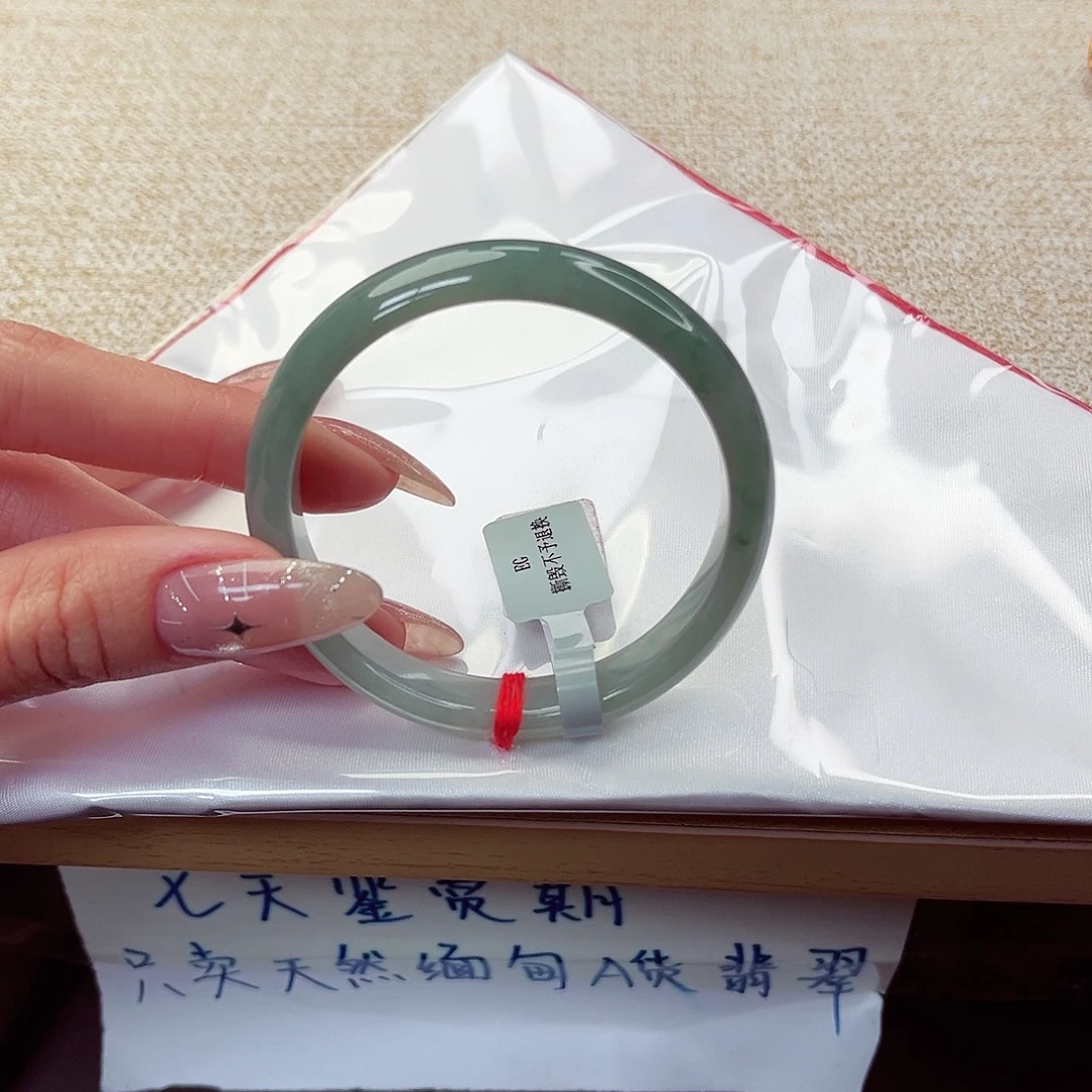 翡翠未镶嵌手镯手镯