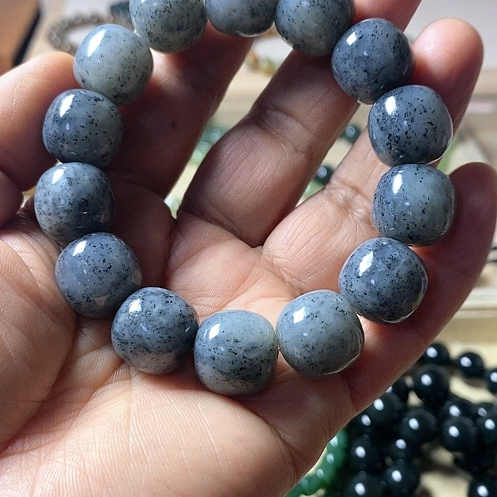 8***9和田玉（糖玉）未镶嵌手链