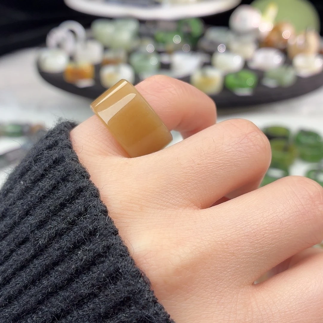 和田玉未镶嵌戒指S136黄糖圆切16.3