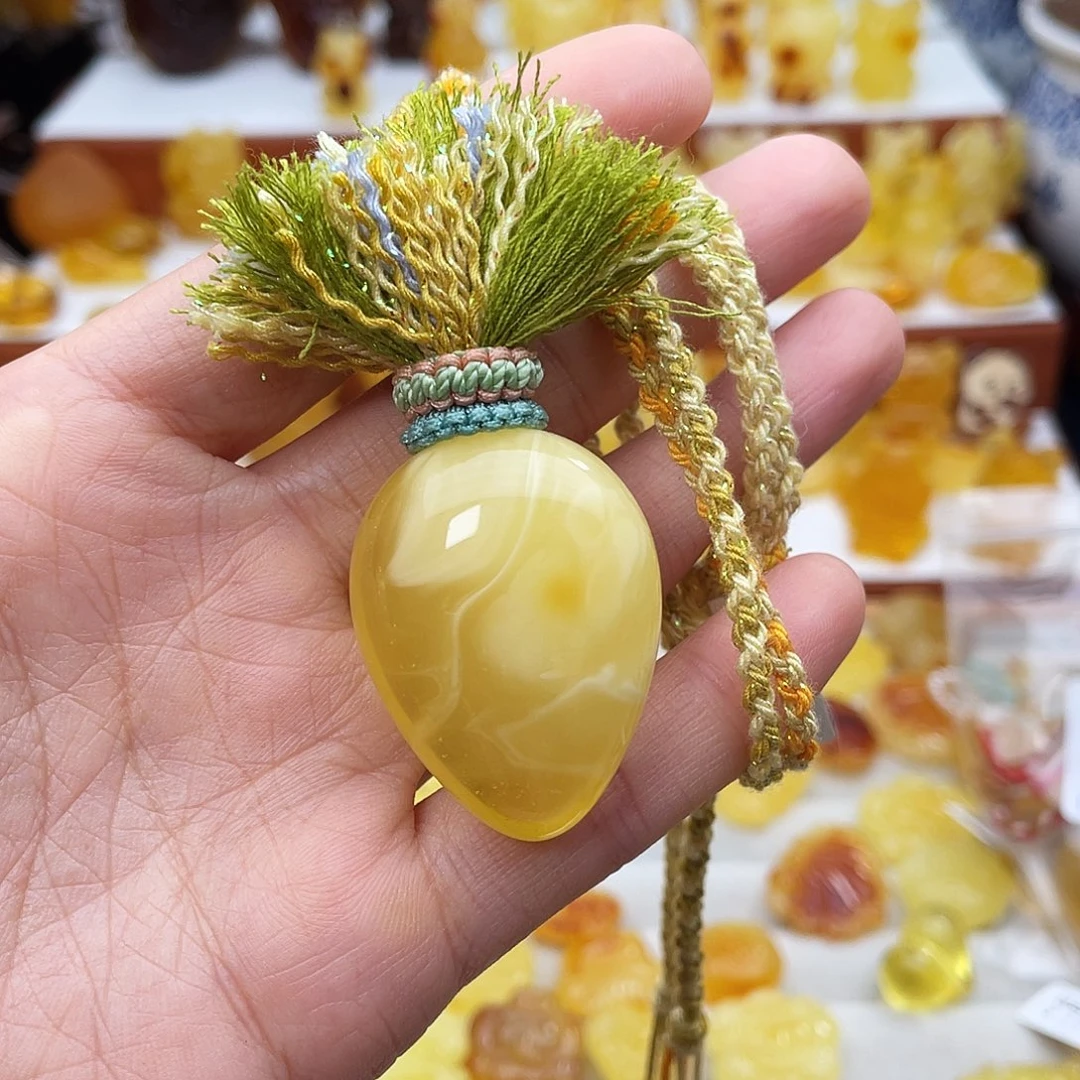 琥珀未镶嵌吊坠(赠链)