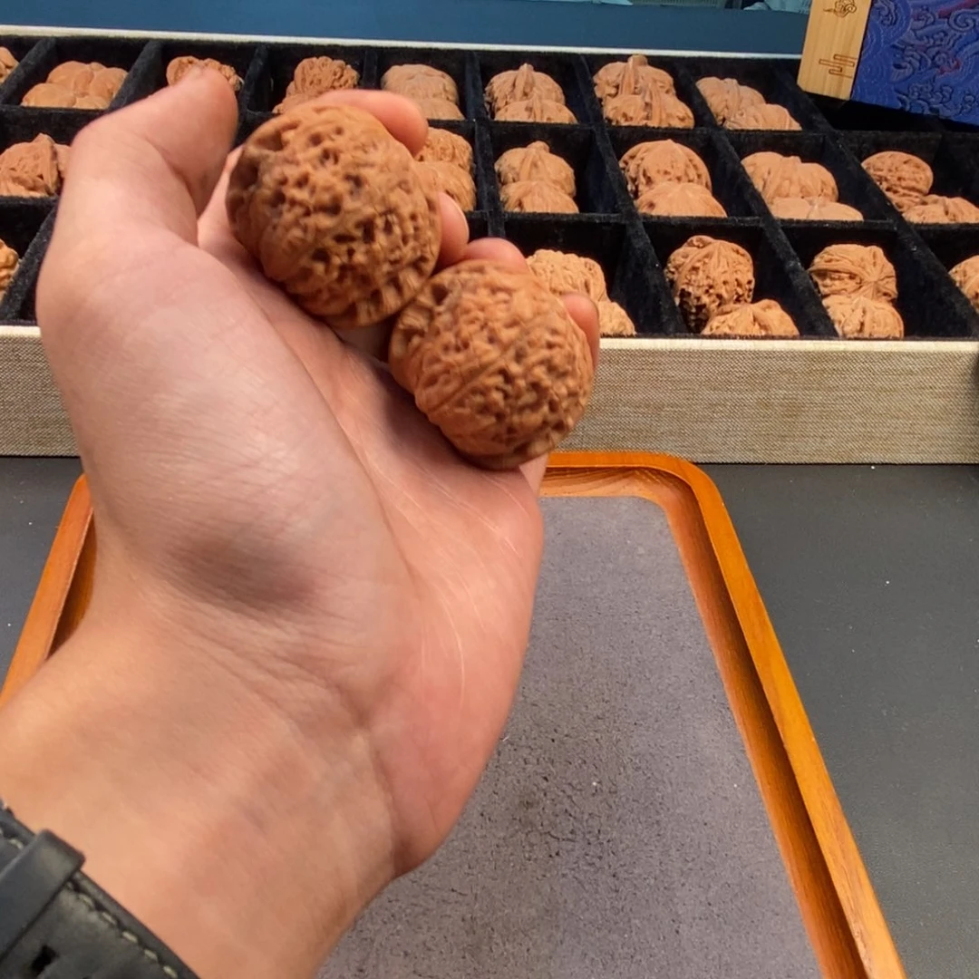 吊坠文玩核桃血麒麟