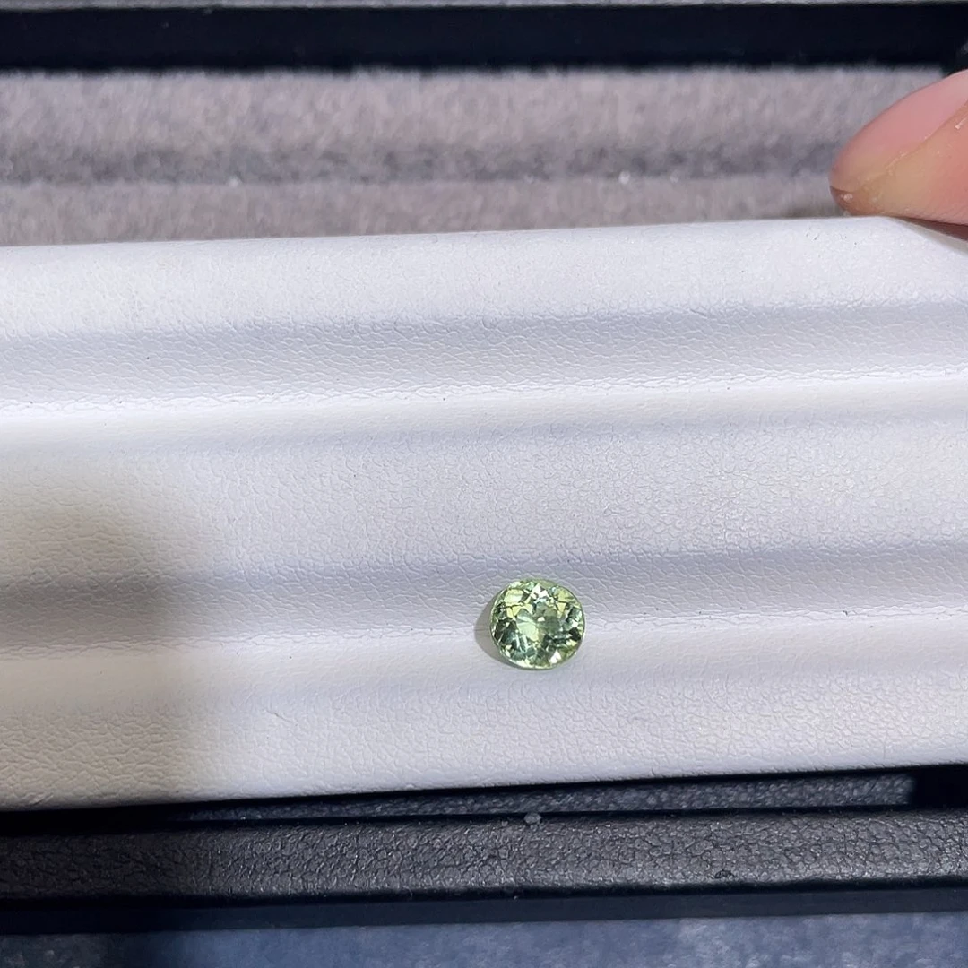 彩色蓝宝石裸石1.1ct薄荷绿