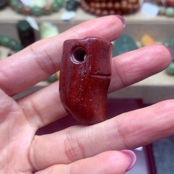 透闪石质玉未镶嵌珠宝奇石